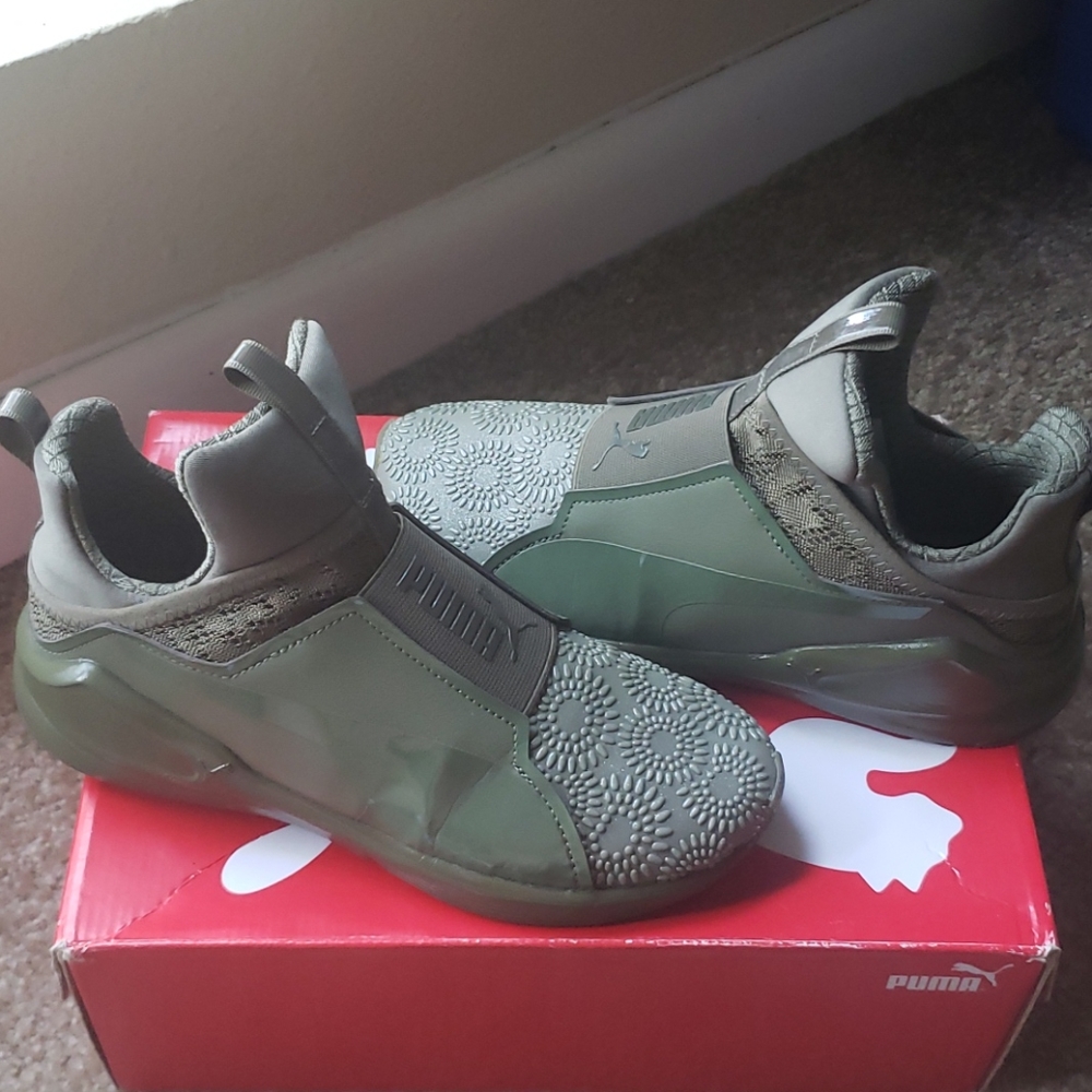 Puma womans shoes